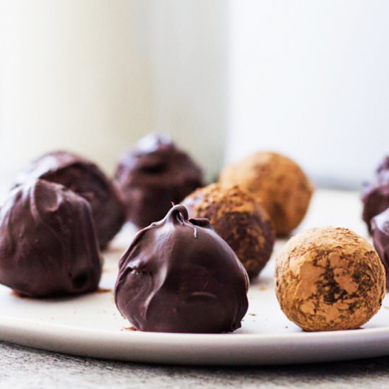 Homemade Chocolate Truffles - Recipe photo by eatthriveglow