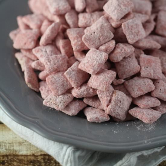 Bubblegum Puppy Chow - Recipe photo by BakingBeauty