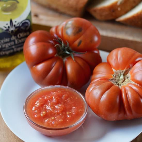 Spanish Tomato Tostada - Recipe photo by Natural Fit Foodie