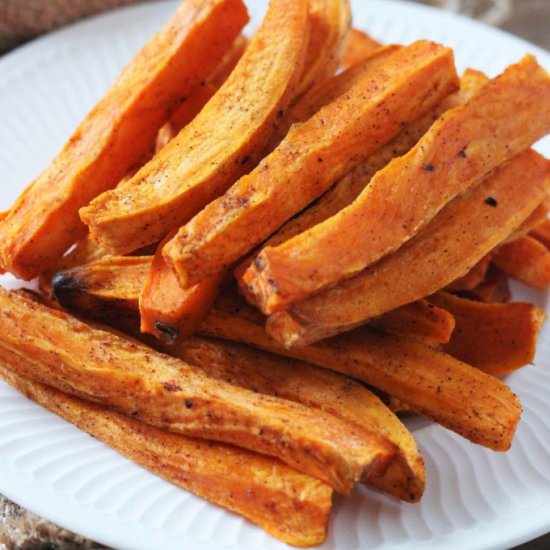 Baked Crispy Sweet Potato Fries - Recipe photo by thetastybite