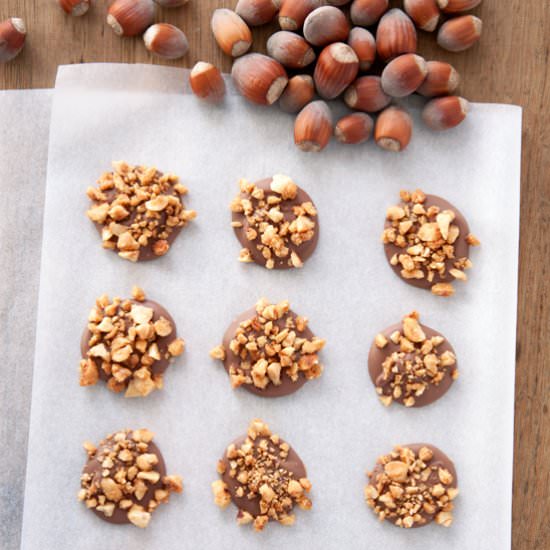 Chocolates with Hazelnut Topping - Recipe photo by Fotokulinarnie