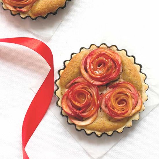 Apple Rose Tartelettes - Recipe photo by bowsessed