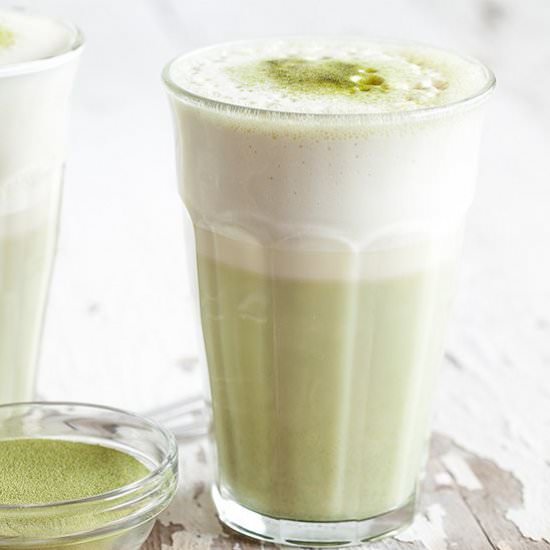 Green Tea Latte (Matcha Latte) - Recipe photo by ohmydish