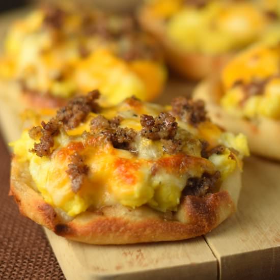 English Muffin Breakfast Pizza - Recipe photo by Fox Valley Foodie