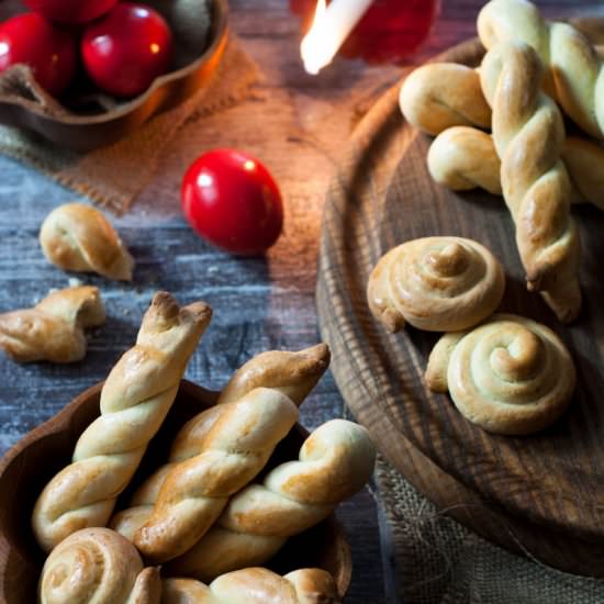 Greek Easter Cookies (Koulourakia) - Recipe photo by The Foodie Corner