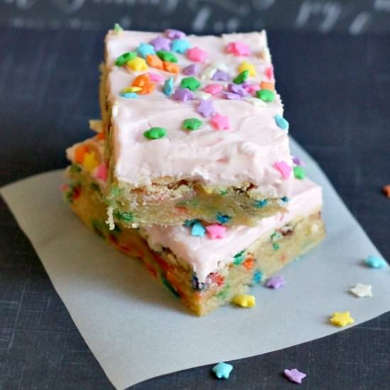 Funfetti Sugar Cookie Bars - Recipe photo by ElevateEveryday