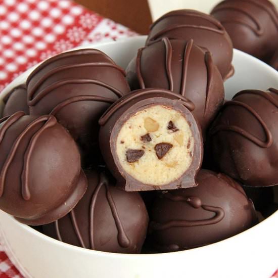 Chocolate Chip Cookie Dough Truffle - Recipe photo by cakescottage