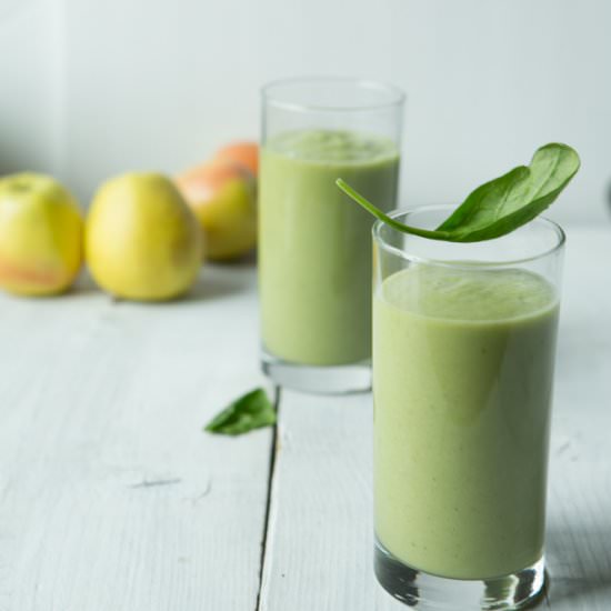 Green Smoothie - Recipe photo by FlavzCorner