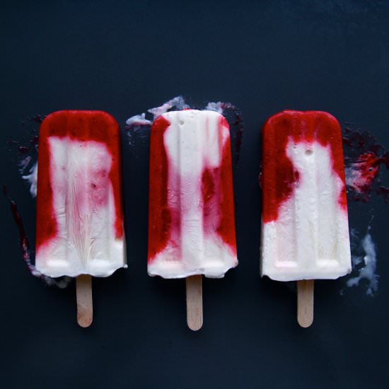 Strawberry & Yogurt Popsicles - Recipe photo by newera