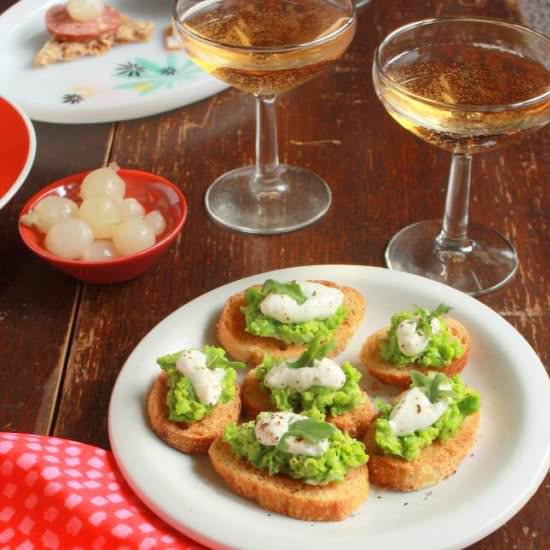 Sweet Pea & Ricotta Crostini - Recipe photo by TspCurry