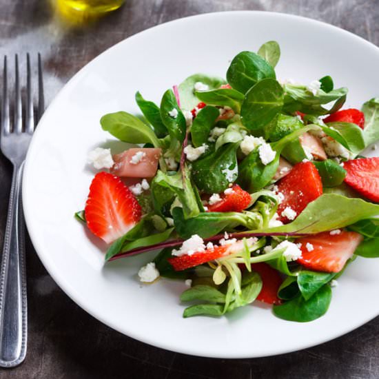 Strawberry Salad with Lamb Lettuce - Recipe photo by Eatwell 101