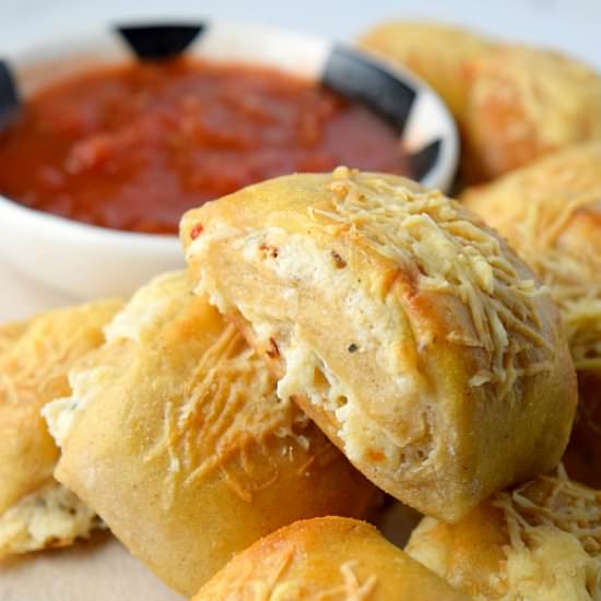 3-Cheese Whole Wheat Pizza Bites - Recipe photo by naivecookcooks