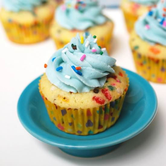 Birthday Funfetti Cupcakes - Recipe photo by evabakes