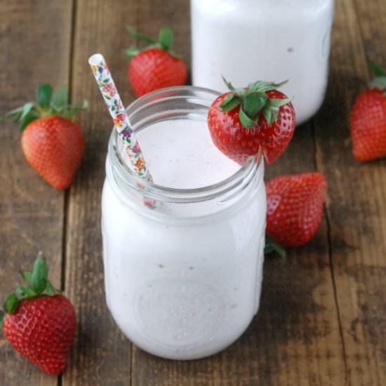 Strawberry Cheesecake Protein Shake - Recipe photo by Endlessly Inspired