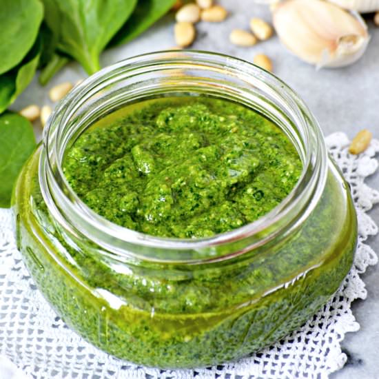 Homemade Spinach Pesto Sauce - Recipe photo by brittaniep