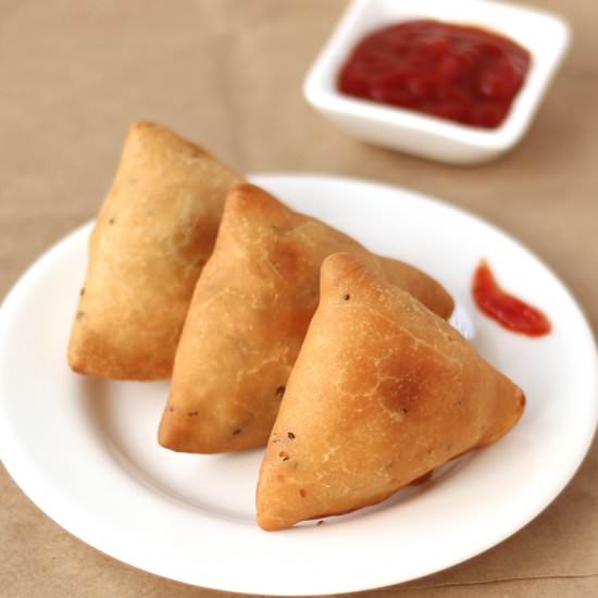 Vegetarian Samosa - Recipe photo by foodviva