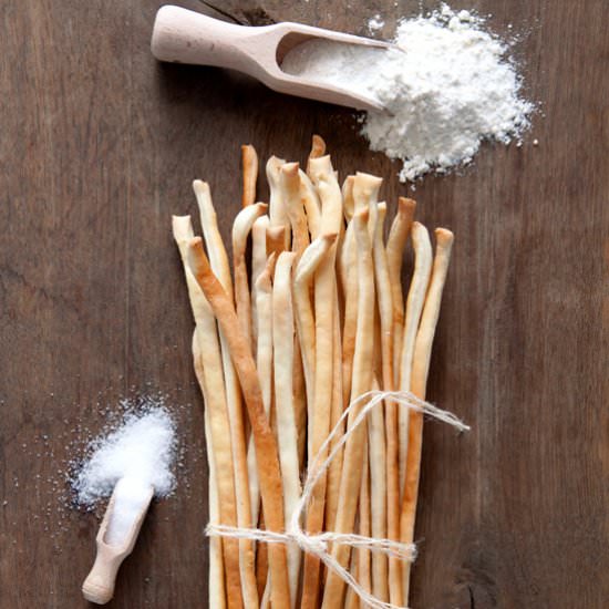 Italian Grissini Breadsticks - Recipe photo by Fotokulinarnie