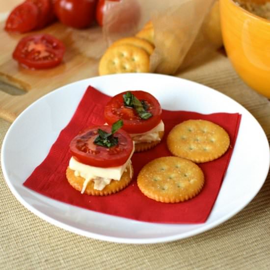 Chicken Caprese Crackers - Recipe photo by kenarryideas
