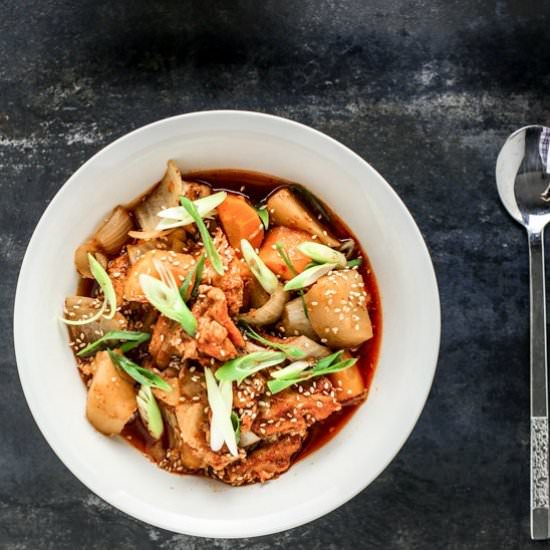 Slow Cooker Korean Spicy Chicken - Recipe photo by MyKoreanKitchen