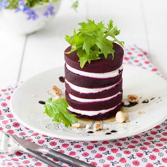 Beet Tower Salad with Goat Cheese. - Recipe photo by cooking melangery