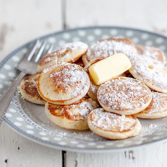 Dutch Mini Pancakes (Poffertjes) - Recipe photo by ohmydish