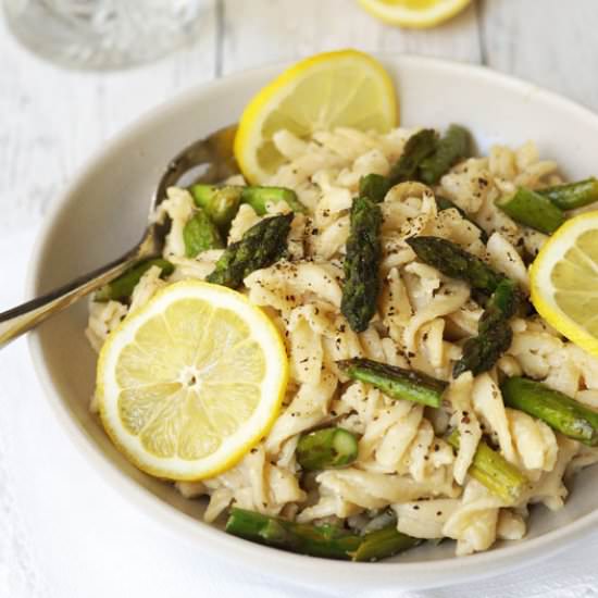 Creamy Lemon & Asparagus Pasta - Recipe photo by detoxinista