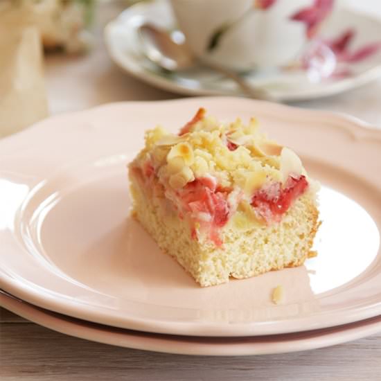 Rhubarb Strawberry Yeasted Cake - Recipe photo by cherryncinnamon