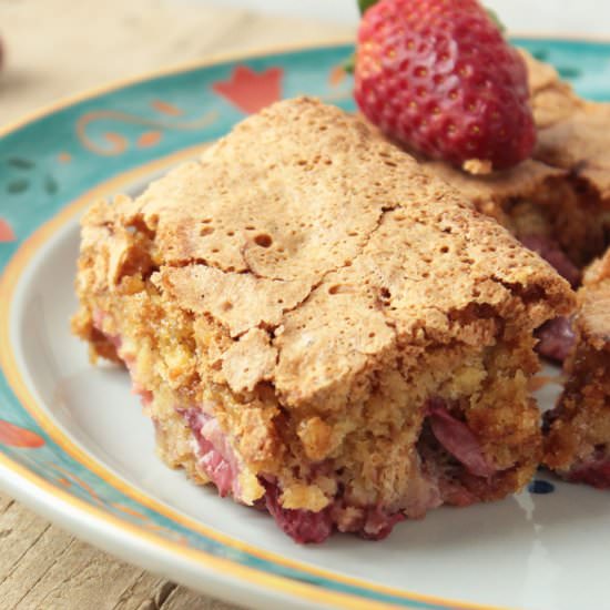 Strawberry and Amaretto Cake - Recipe photo by Bake Therapy