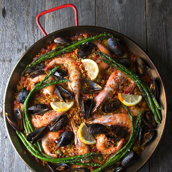 Seafood Paella Valenciana - Recipe photo by Yes more please