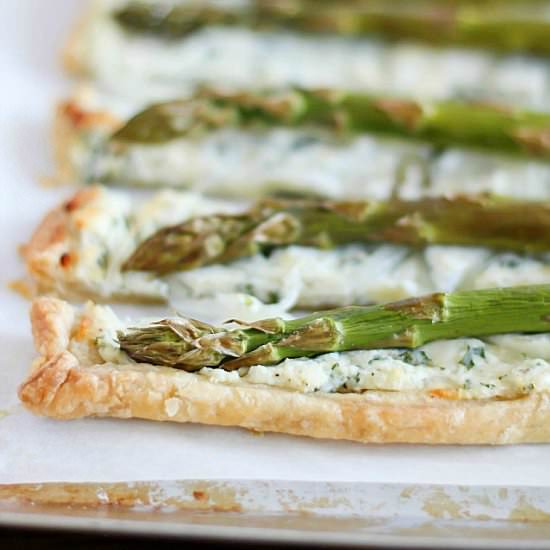 Ricotta Asparagus Tart - Recipe photo by yummyhealthyeasy