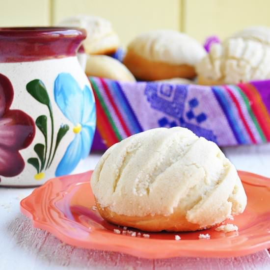 Vegan Conchas - Recipe photo by thymeandlove