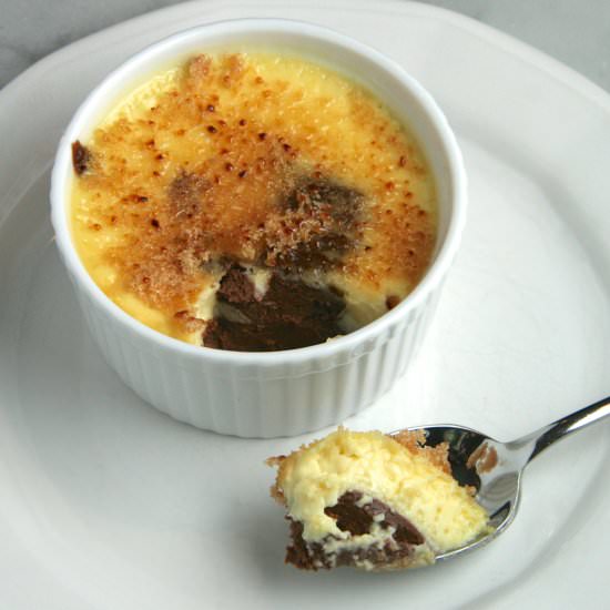 Black & White Crème Brûlée - Recipe photo by thebrookcook.wordpress.com