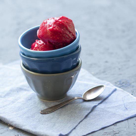Quick Raspberry Sorbet - Recipe photo by lunchforone