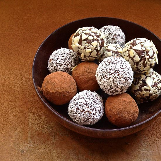 Healthy Chocolate-Date Truffles - Recipe photo by Bibbyskitchenat36