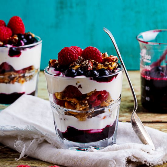 Low carb breakfast parfaits - Recipe photo by Simply Delicious