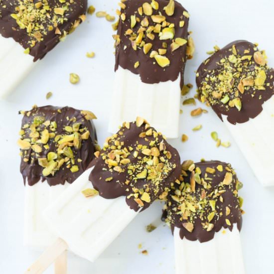 Vanilla yogurt frozen popsicles - Recipe photo by EatGood4Life