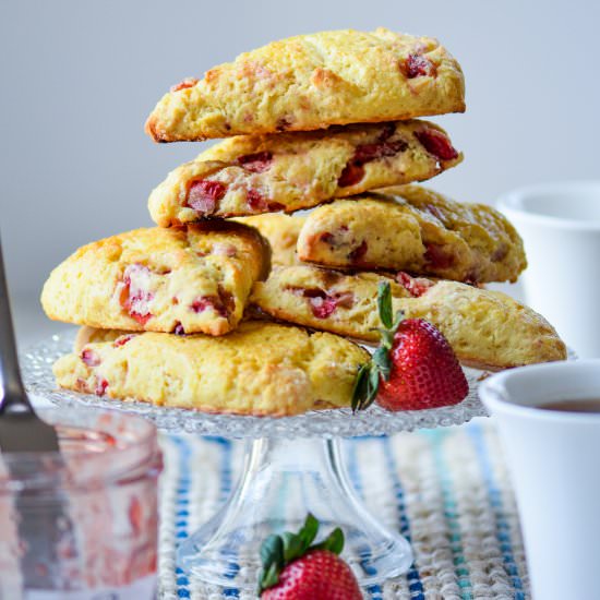 Strawberry Cream Scones - Recipe photo by ChefDeHome