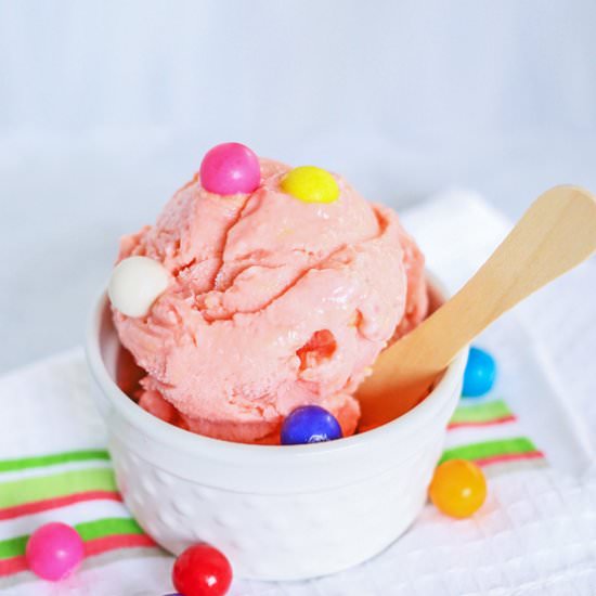 Bubble Gum Frozen Yogurt - Recipe photo by Kleinworth &amp; Co