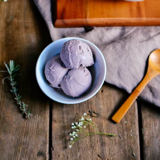 Earl Grey Lavender Ice Cream - Recipe photo by kelsey_thefarmersdaughter