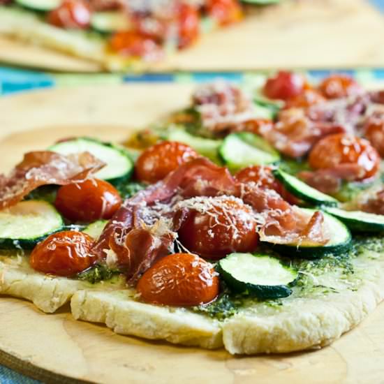 Low Fodmap Pesto & Prosciutto Pizza - Recipe photo by Suzanneper