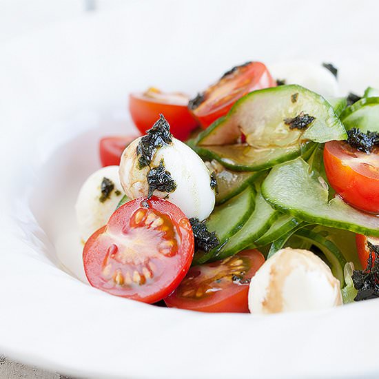 Spiral Cucumber Mozzarella Salad - Recipe photo by ohmydish