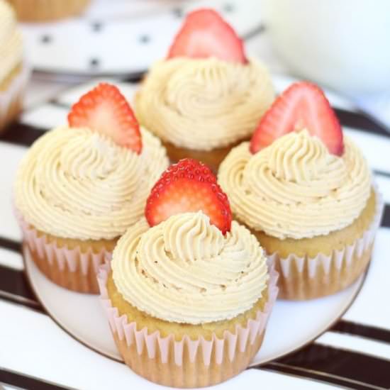 Peanut Butter & Jelly Cupcakes - Recipe photo by thegoldlininggirl