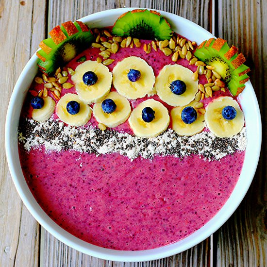 Blueberry Acai Bowl - Recipe photo by clovesandcaramel