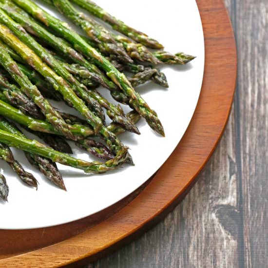 Easy Baked Asparagus - Recipe photo by sayhellonature