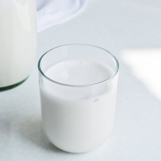 Light Macadamia Nut Milk - Recipe photo by sugarsalted