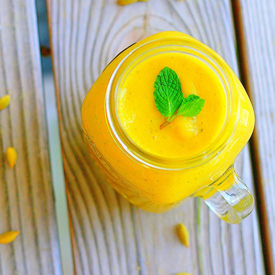 Mango and Mint Smoothie - Recipe photo by clovesandcaramel