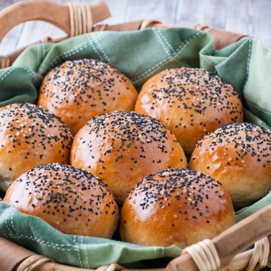 A Perfect Brioche Bun for Burgers - Recipe photo by photosandfood