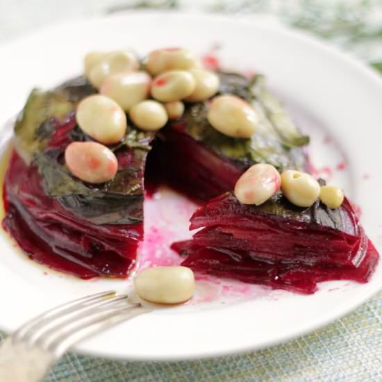 Pie of Potatoes, Beetroot and Beans - Recipe photo by mikiMARI