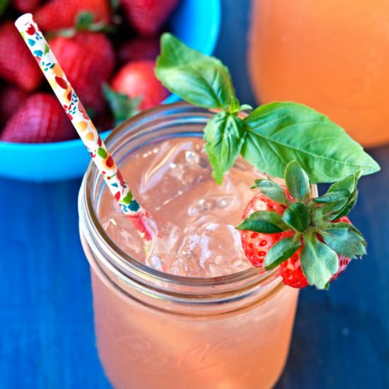 Strawberry Basil Lemonade - Recipe photo by garlicmysoul