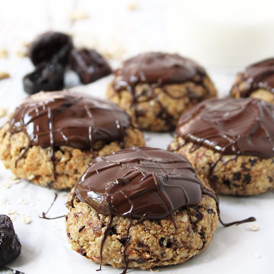 Coffee Cashew Breakfast Cookies - Recipe photo by SavorySpin